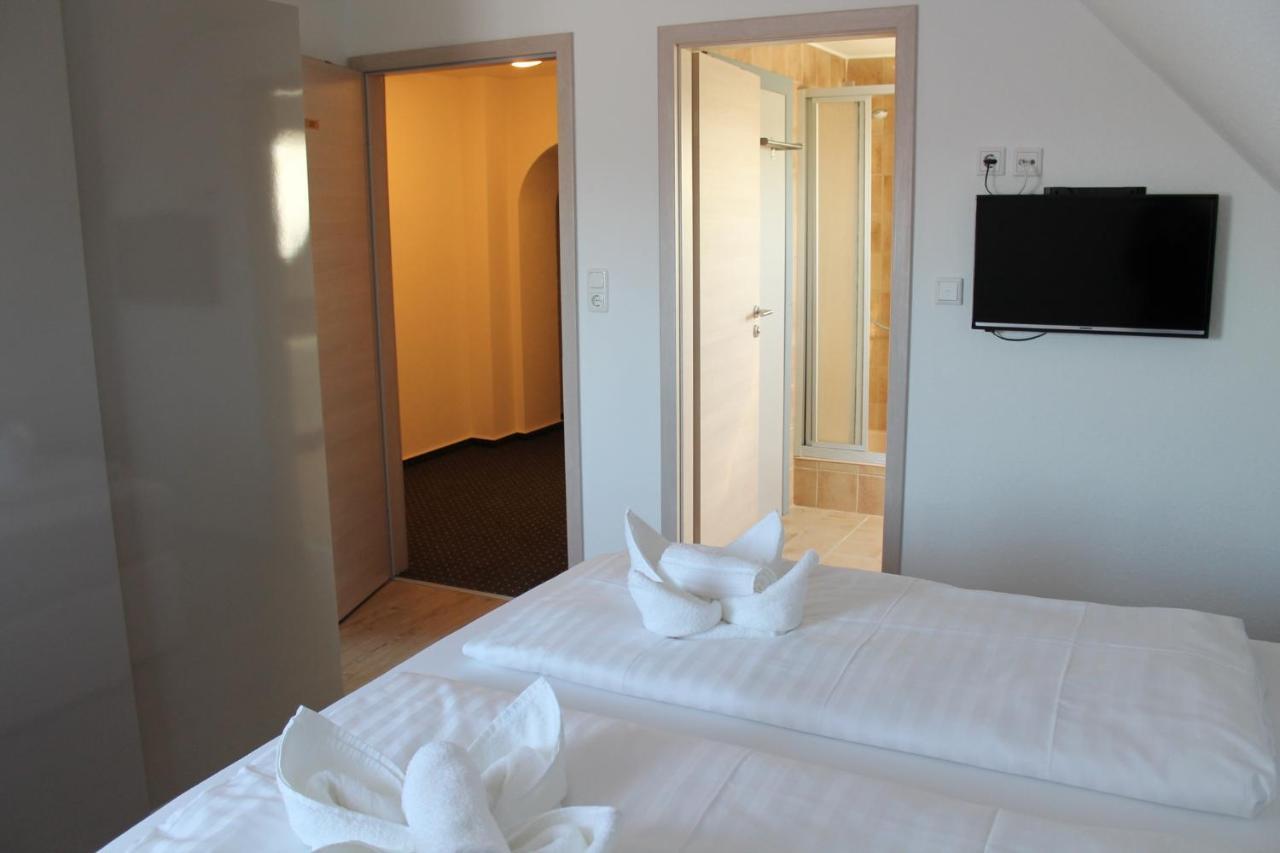 Gaestehaus Hubertushof - 24H Check-In Hausen (Wuerzburg) Exterior photo